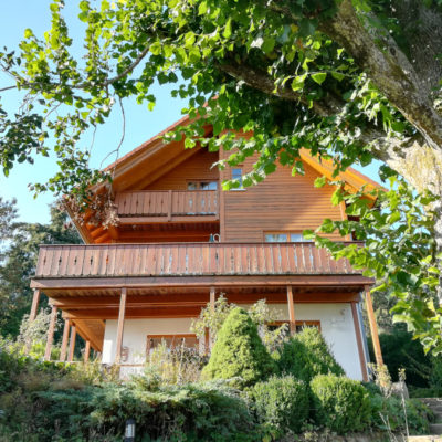 ferienhaus oberbraendi aussen ferienhaus-holzhaus-oberbraendi- aussenansicht